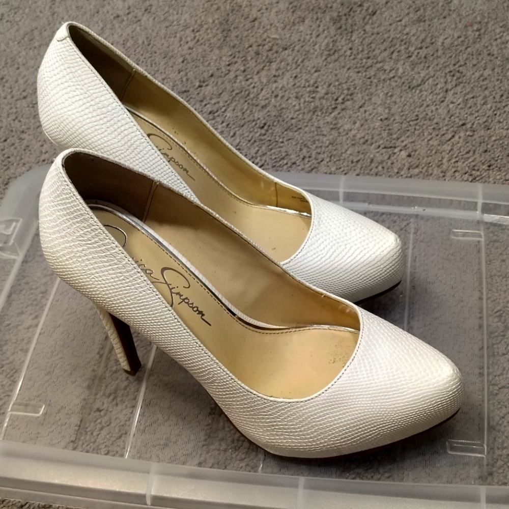jessica simpsons white stilettos